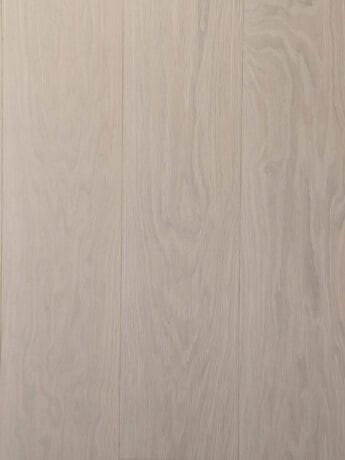 Light White Oak Flooring Lacquered finish