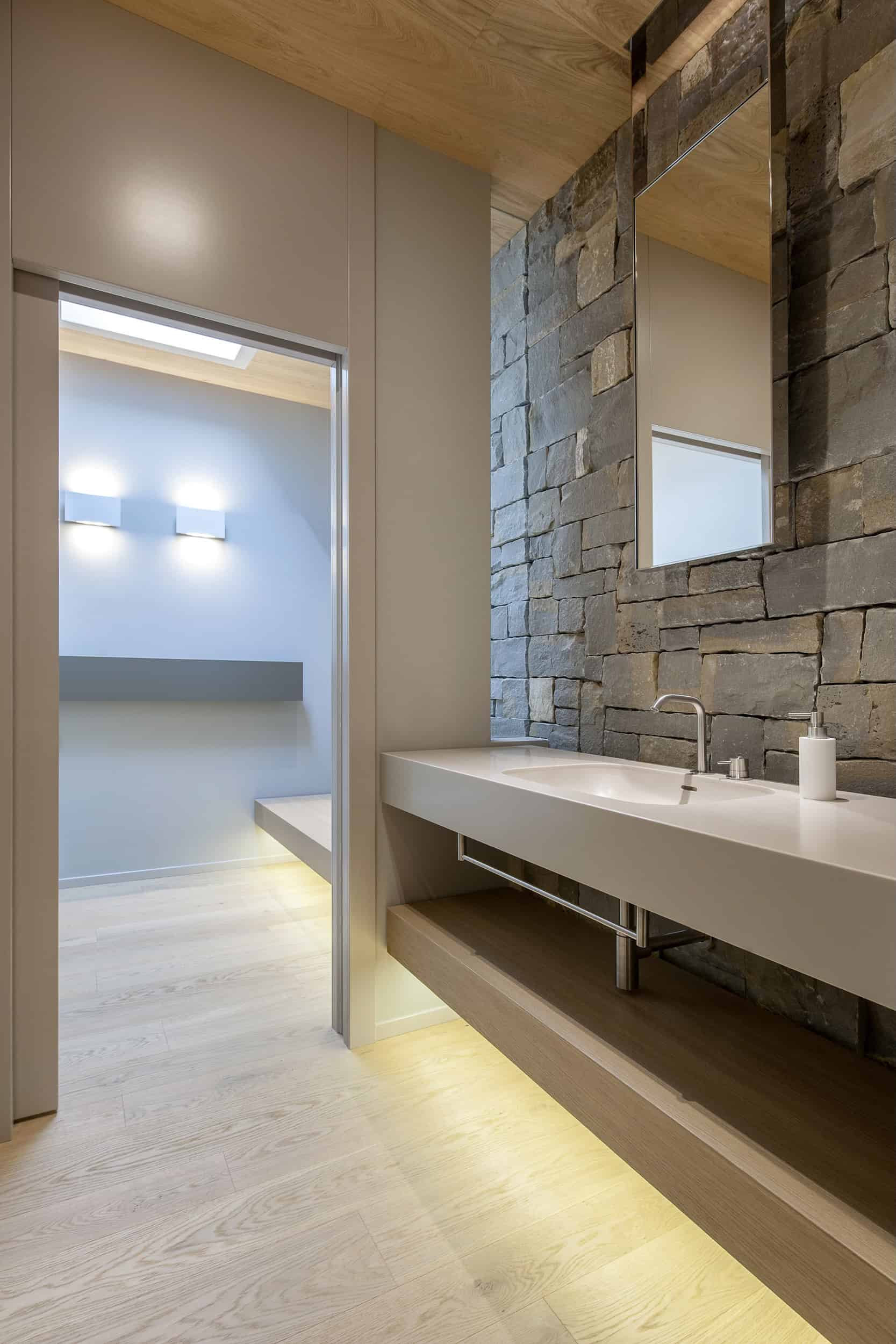 Cadogan Oak Lacquered