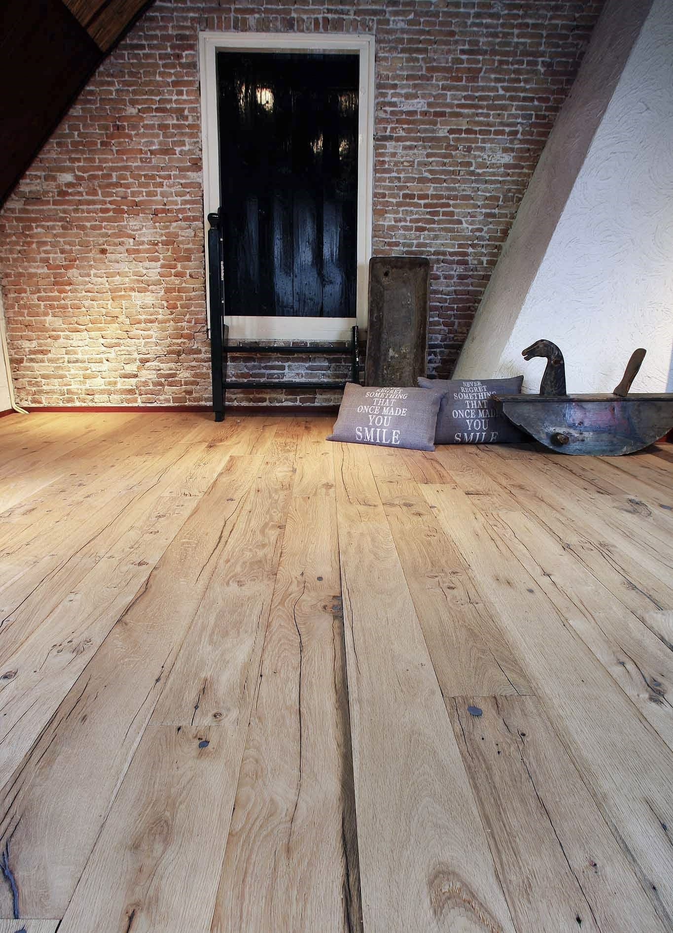 Engineered RECLAIMED Barn Oak Engineered Reclaimed Barn Oak Wood Flooring