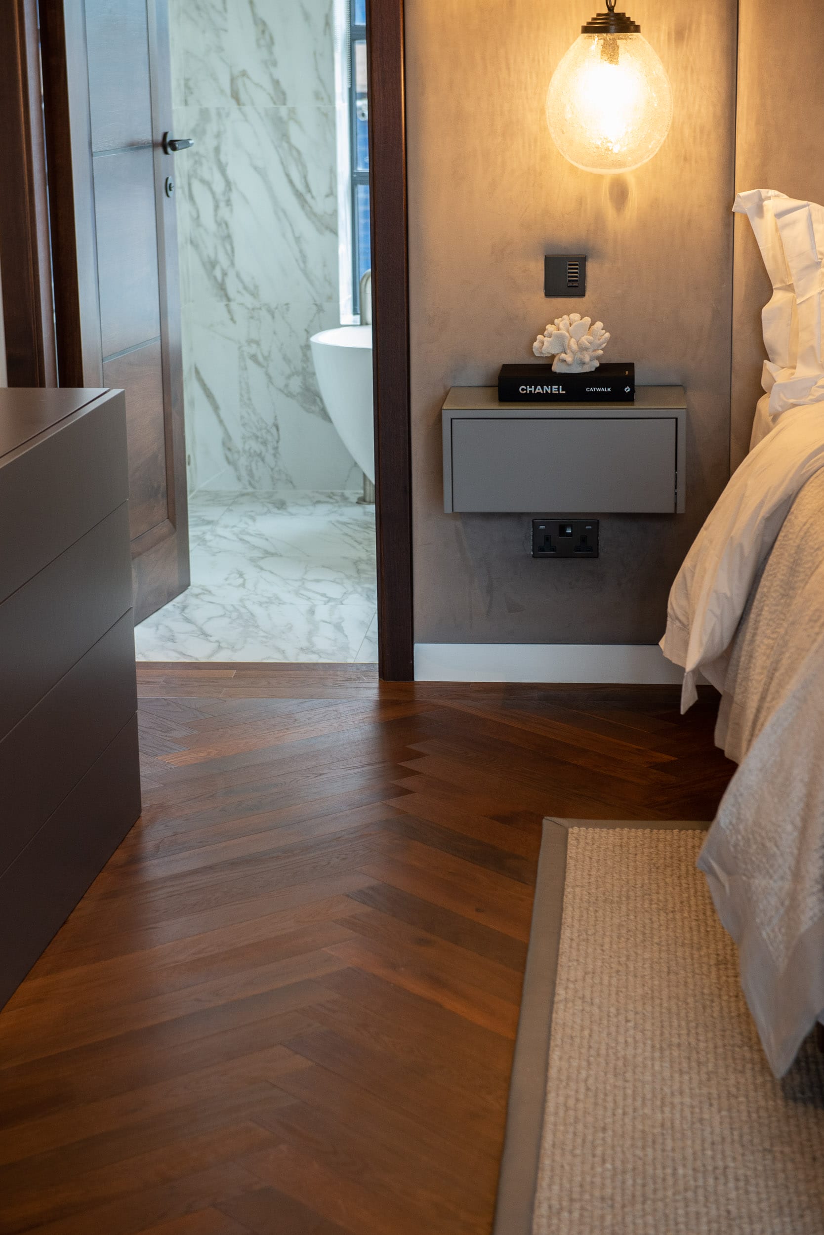 Medium Oiled Thermo Oak Herringbone Parquet Wood Flooring