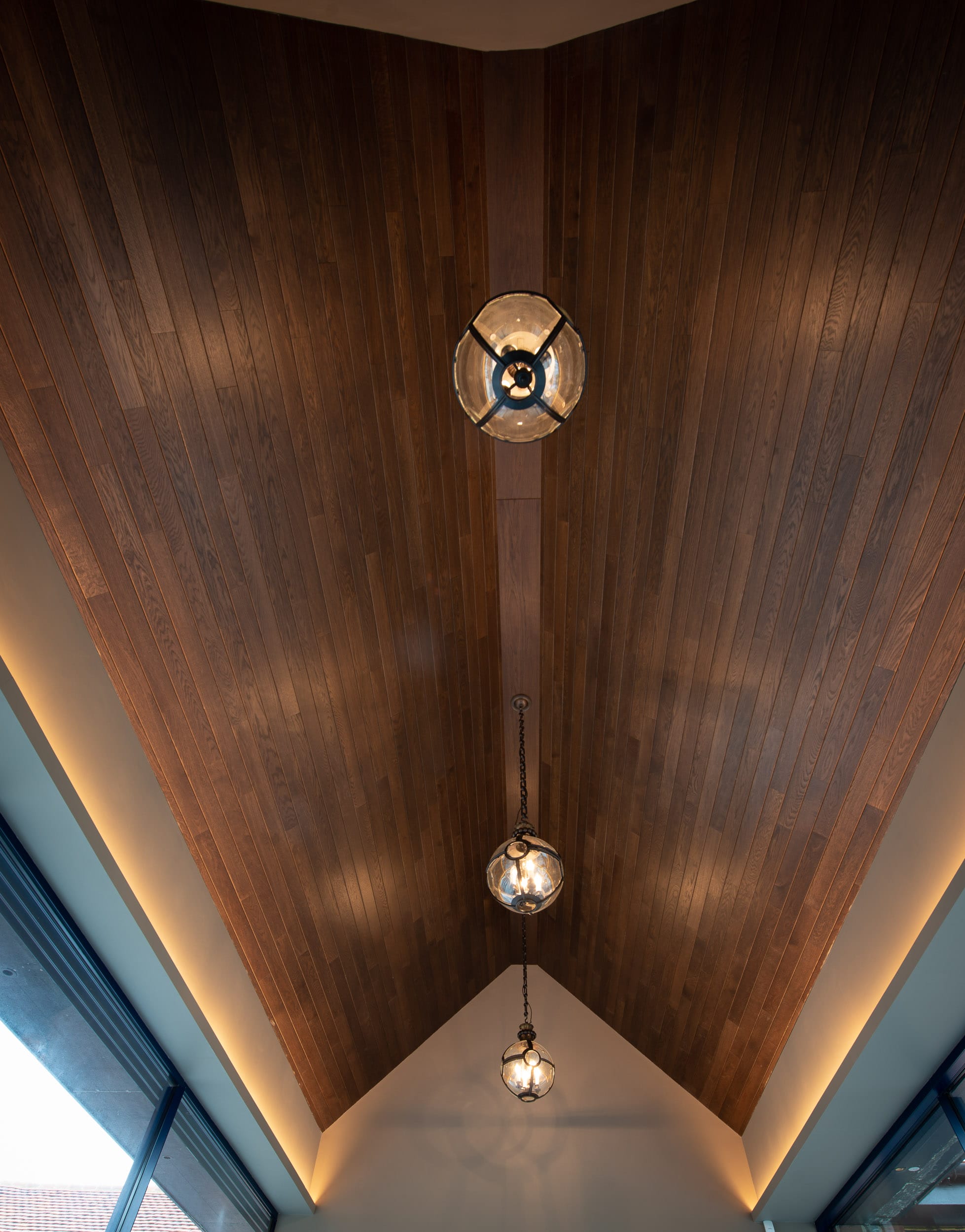 Narrow strip oak planks on Ceiling