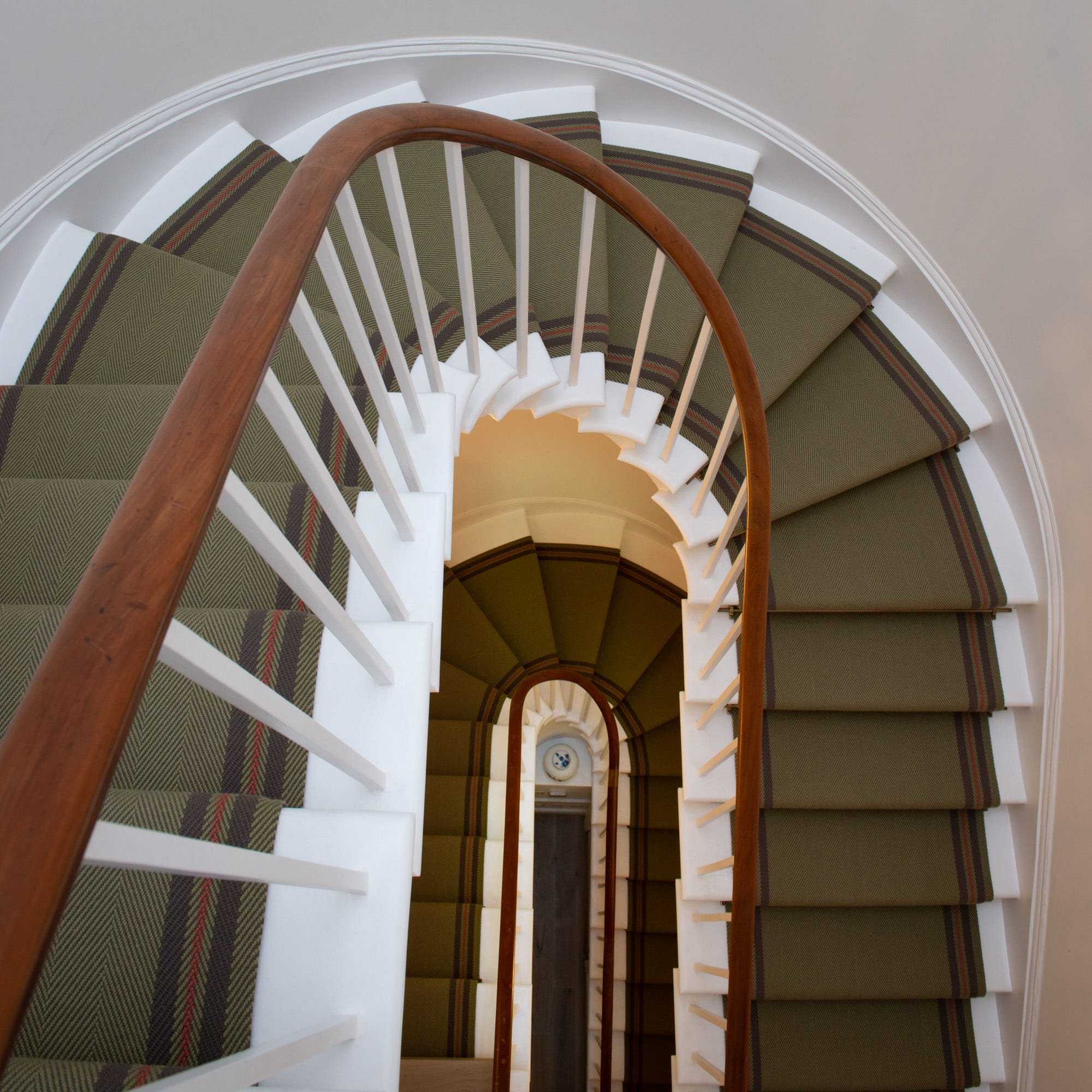 Mannering 6 Mannering 6 Flatweave Runner Curved Steps