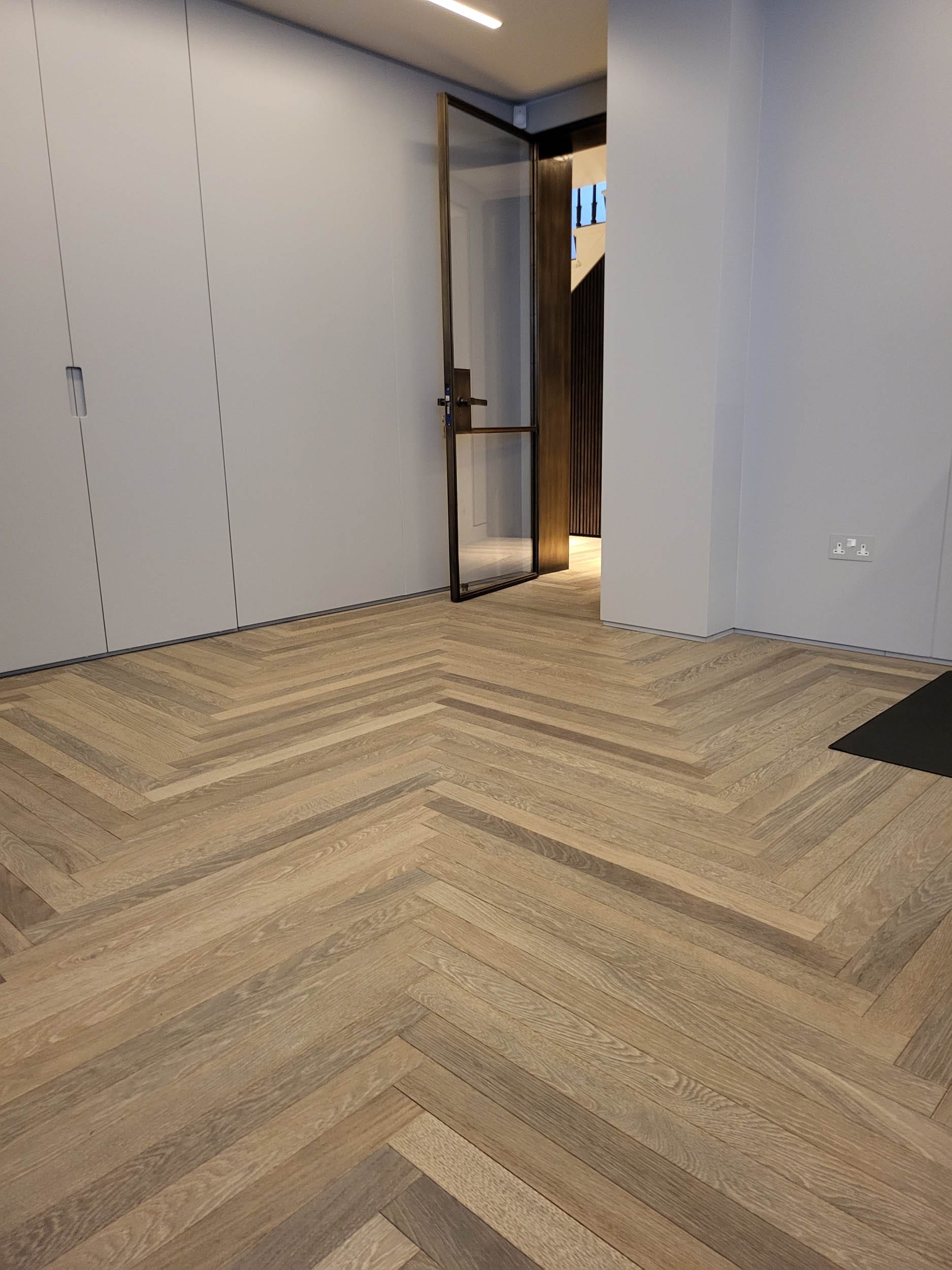 narrow strip herringbone