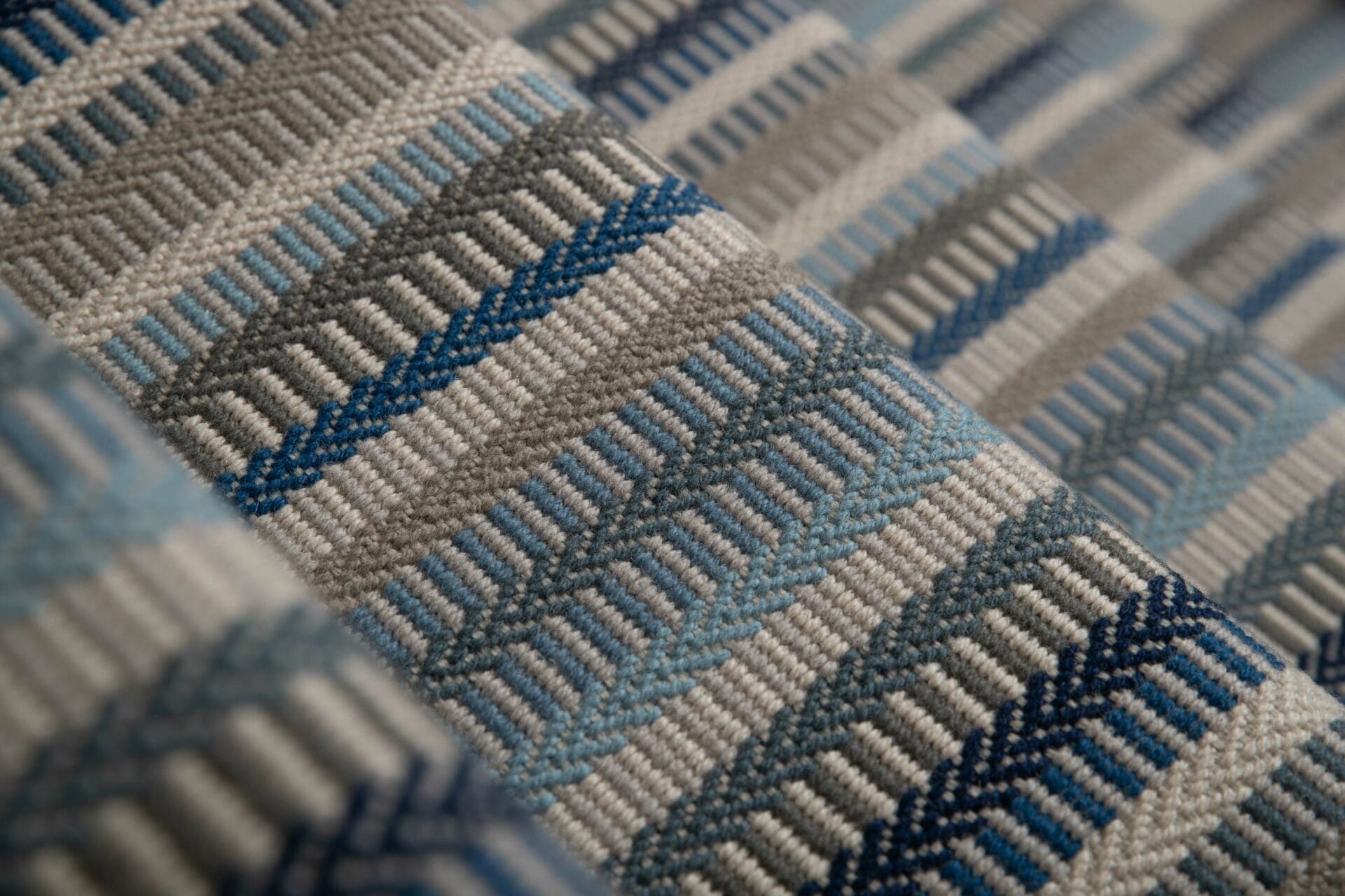 Roger-Oates-Design-Cranborne-Ciel-SA-05-web-1920x-1 Close up of Cranbourne stair runner